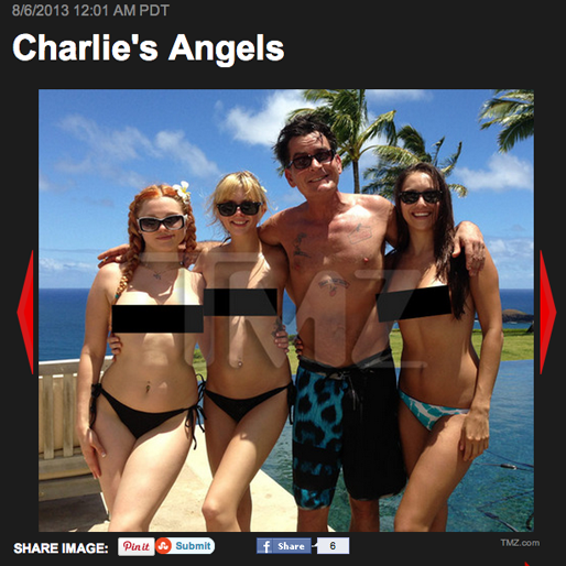 Charlie Sheen poserar med sina nya "änglar".